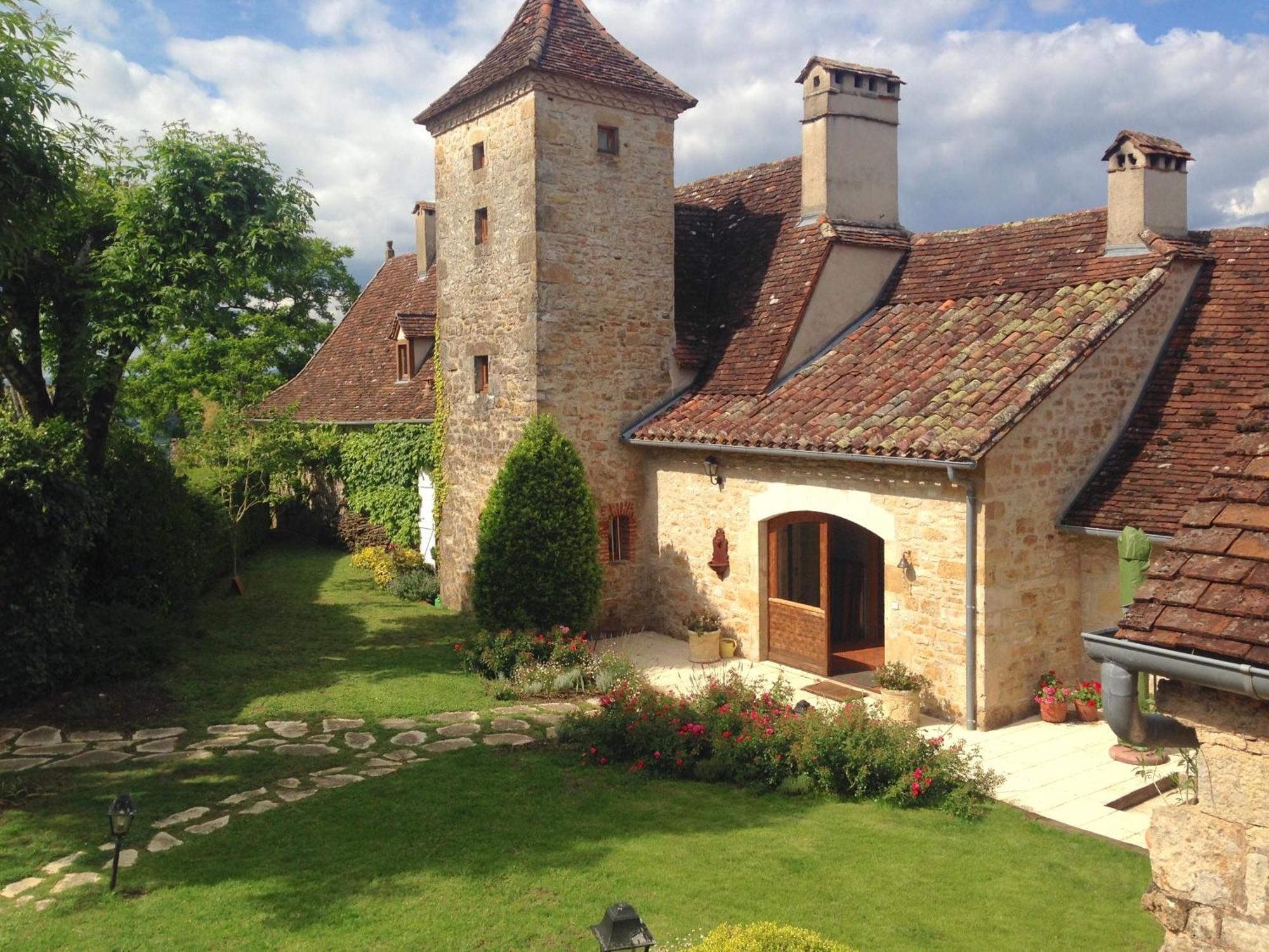 Manoir De Rieuzal Bed & Breakfast Loubressac Exterior photo