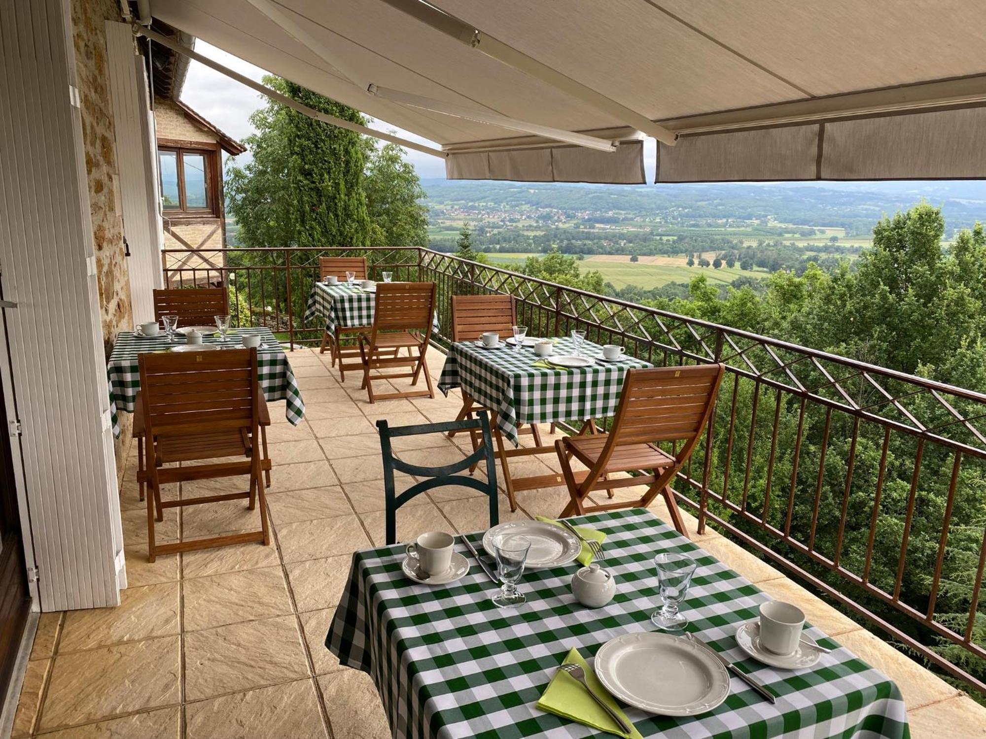 Manoir De Rieuzal Bed & Breakfast Loubressac Exterior photo