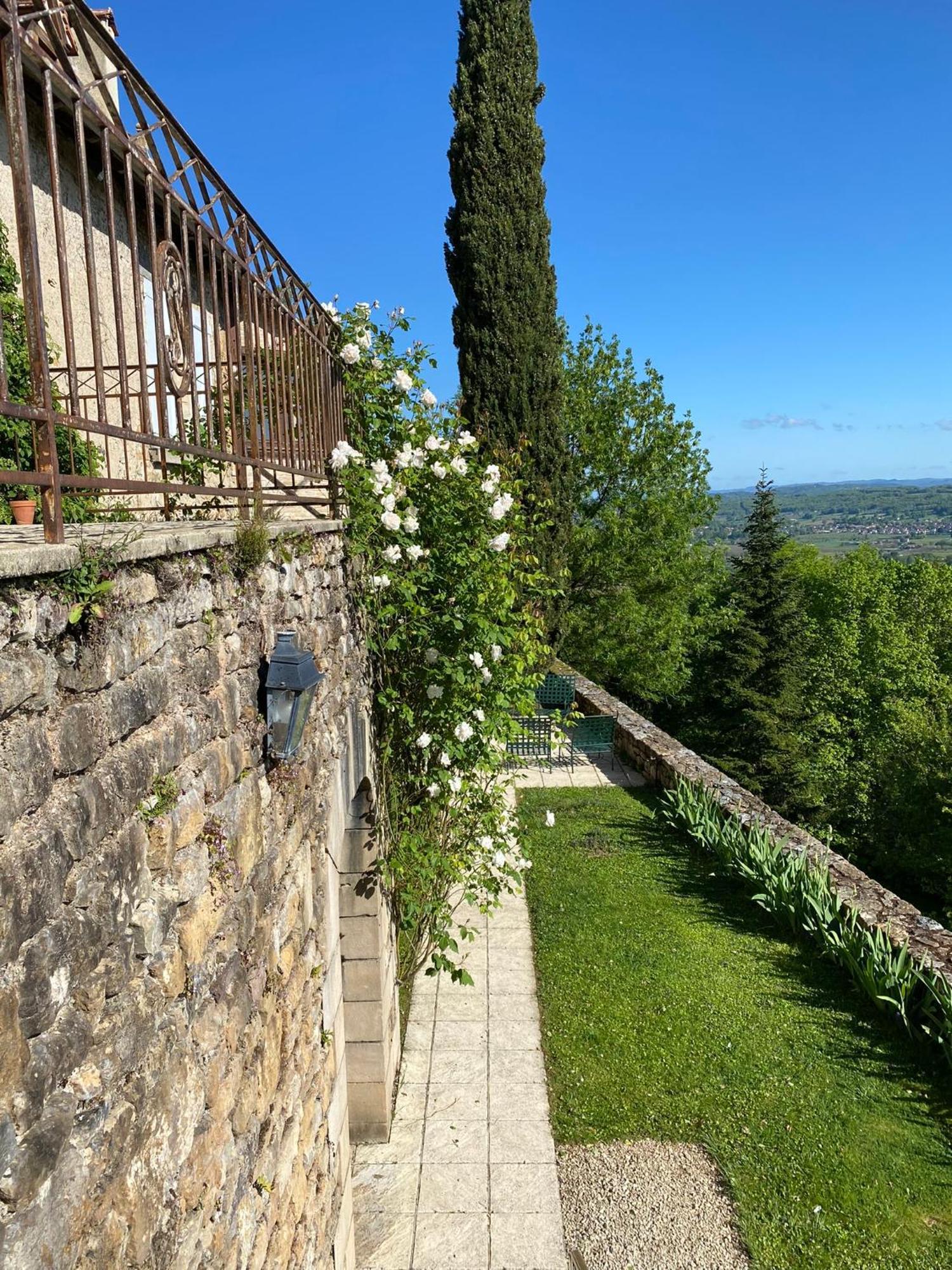 Manoir De Rieuzal Bed & Breakfast Loubressac Exterior photo